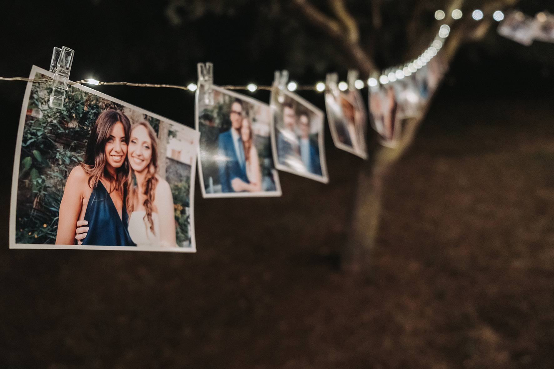 foto stampate al momento reportage di matrimonio