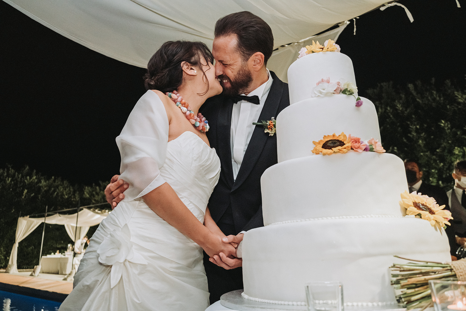 taglio della torta villa della porta pacognano foto matrimonio